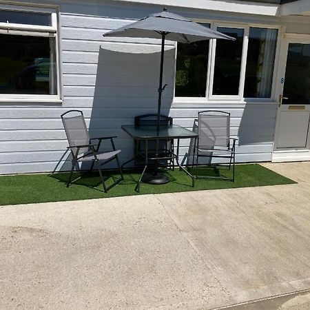 8 Sandy Bottom Sandown Bay Holiday Park, Reduced Ferry, Please Contact Us ภายนอก รูปภาพ
