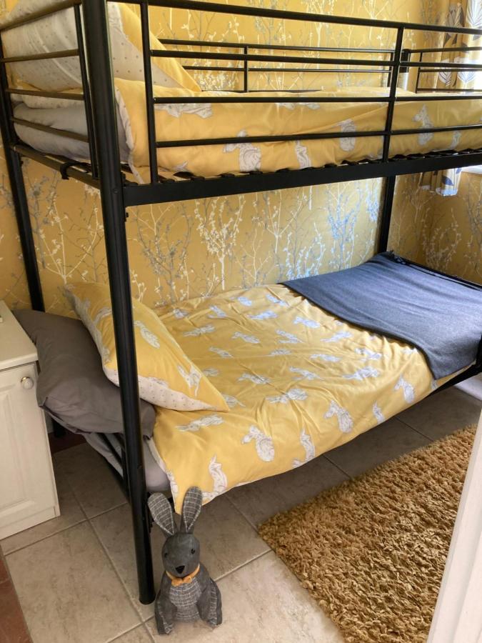 8 Sandy Bottom Sandown Bay Holiday Park, Reduced Ferry, Please Contact Us ภายนอก รูปภาพ